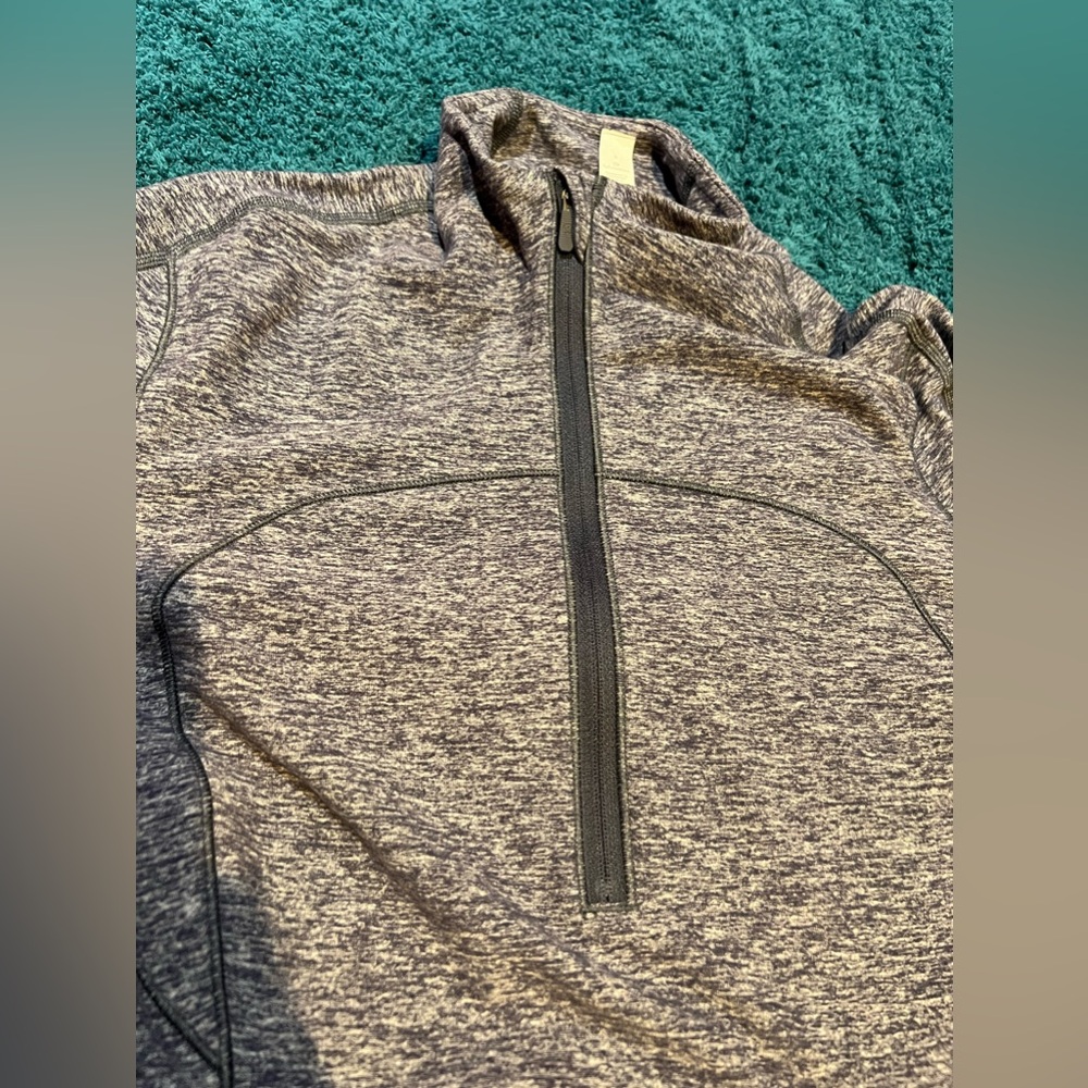 Lululemon run briskly sweatshirt